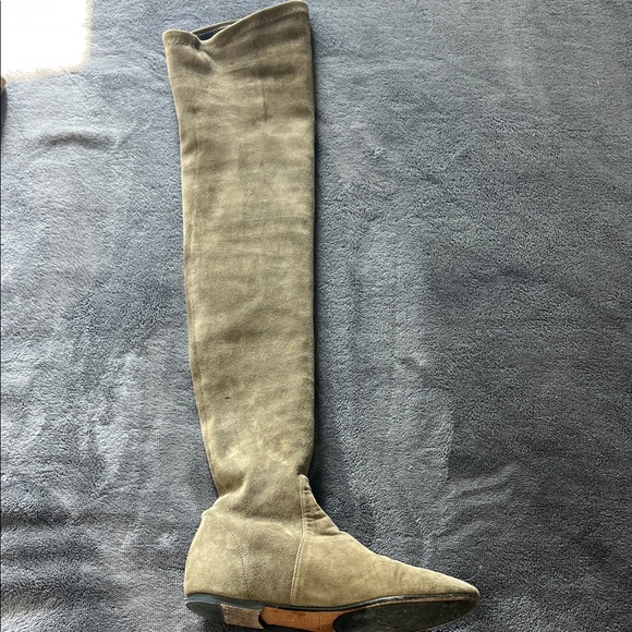 Chic Over-the-Knee Suede Boots in Olive - Picture 8 of 8